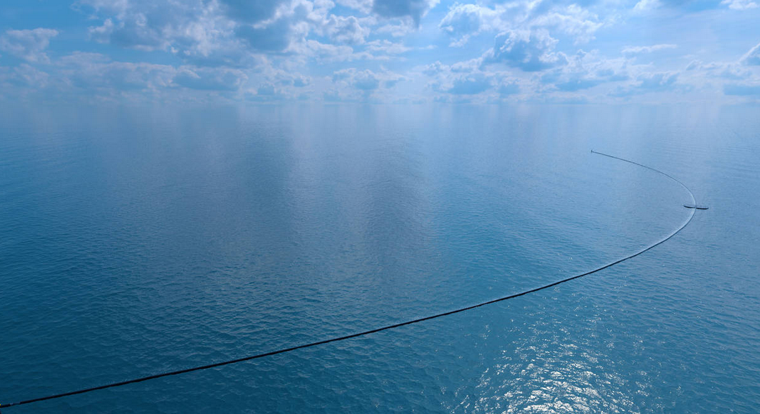 Pulire gli oceani dalle plastiche entro 2050: il progetto di The Ocean Cleanup