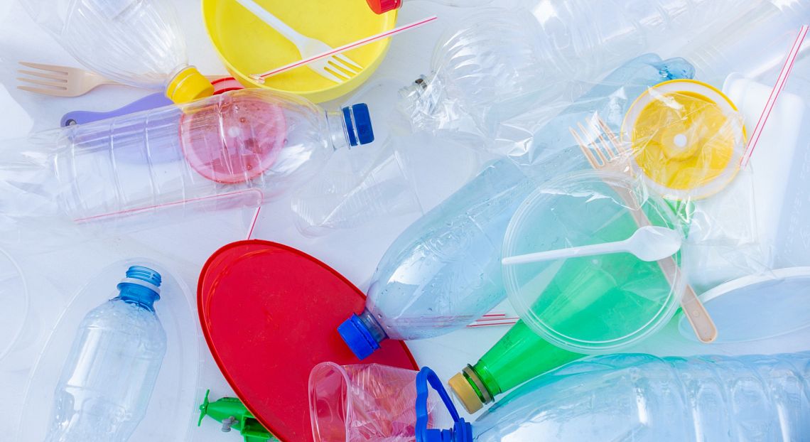 La lobby fossile intralcia il Trattato per ridurre l’inquinamento da plastica