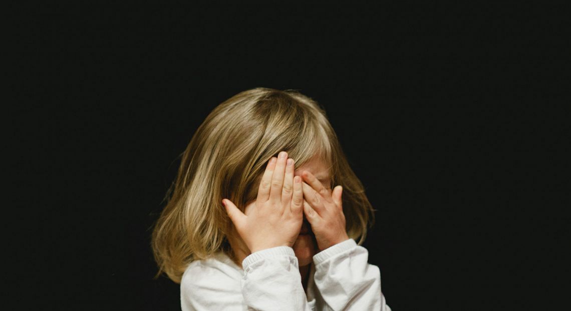 Povertà minorile: nel 2025 i bambini pagano il prezzo più alto delle crisi
